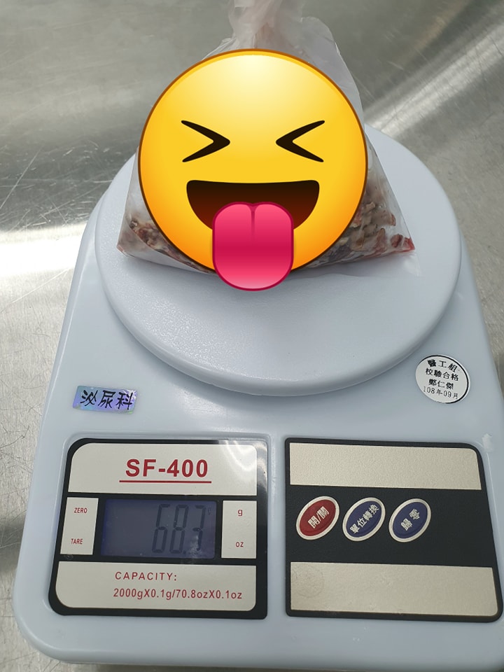 該名長者的膀胱腫瘤竟高達70公克。(圖/翻攝自戴定恩醫師 臉書粉專)