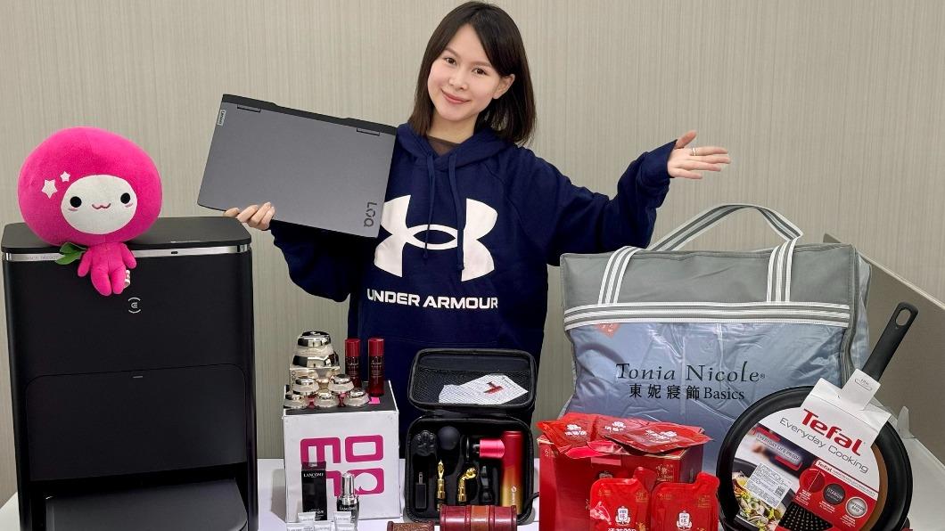 momo購物瞄準年末送禮需求飆升,強打全站千大品牌陣容、萬件驚爆商品直降3折起。(圖/momo提供)