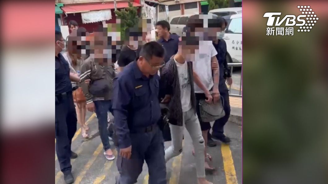 警方訊後將依妨害自由、傷害、毒品、槍砲等罪嫌移送地檢署。(圖/TVBS)
