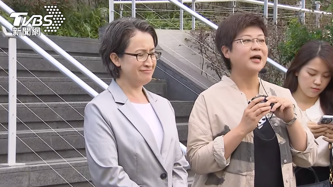 蕭美琴今日陪同立委候選人林志潔參訪台積電創新館。(圖/TVBS)