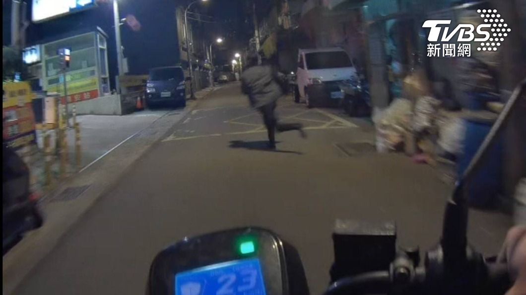 桃園失聯移工找女友見警拔腿狂奔 熱心民眾借機車助追捕