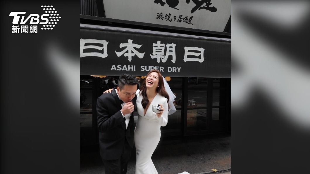 「我要當媽了!」鍾沛君直播中突宣布喜訊 婚紗照曝光