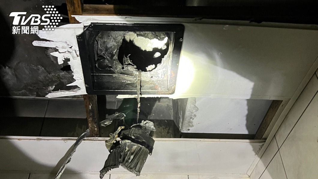 起床上廁所抽風機突起火噴白煙　土城住戶嚇醒急叩119