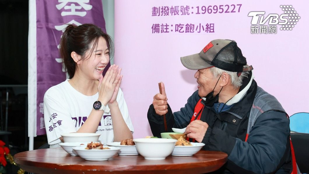 方志友親自下廚,獲得奶奶稱讚。(圖/趙世平攝)