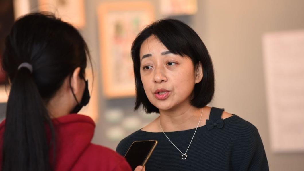 王婉諭批藍、綠為了去跑選舉,卻又不想自己請假,乾脆決議大家一起放假。(圖/翻攝王婉諭臉書)