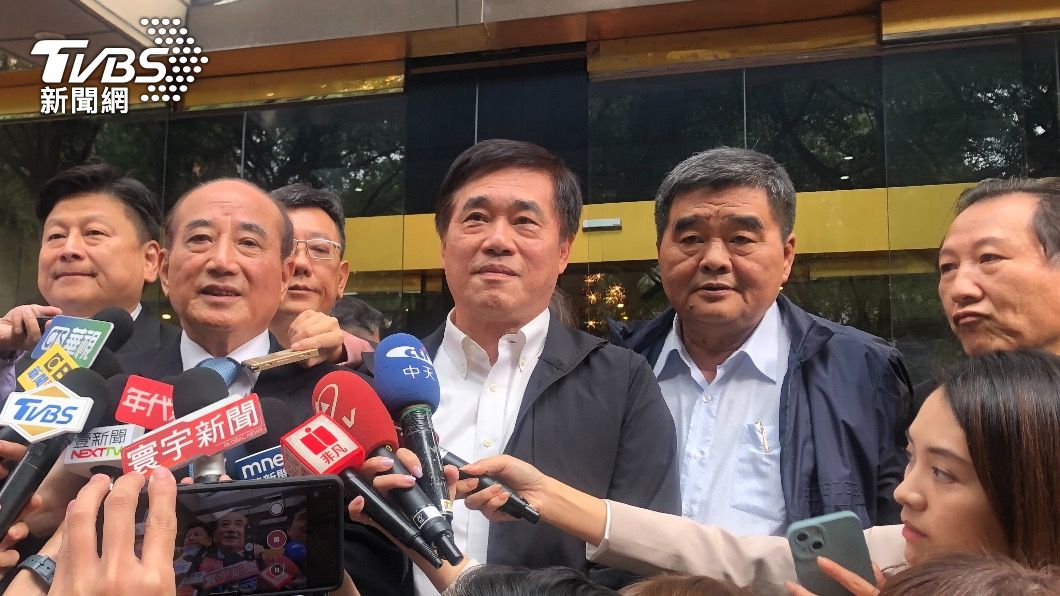 郭台銘看開了?挺郭大將張榮味親曝:關鍵時刻站台侯友宜