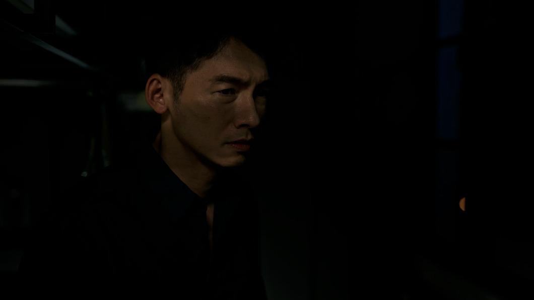 温昇豪在劇中與網路性犯罪者鬥智鬥勇。(圖/HamiVideo提供)