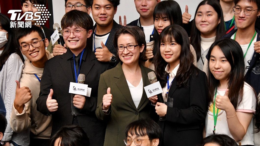 政大生辣問108課綱「去中國化」　蕭美琴：做最厲害的是中共