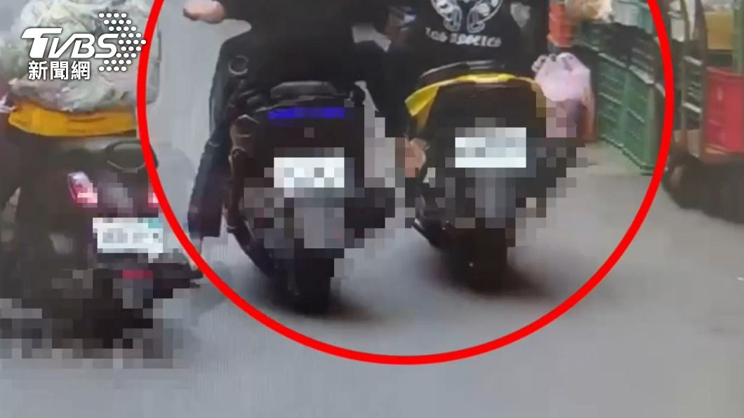 壞掉機車停路邊 2少年生歹念偷牽走還自掏腰包修