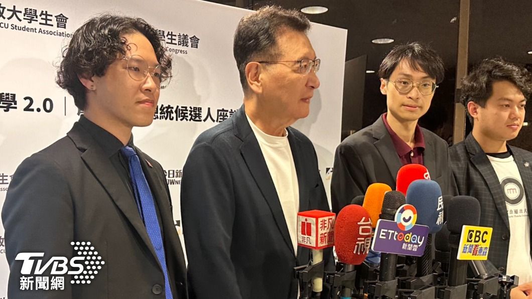 國民黨副總統候選人趙少康今(13)日晚赴政大演講。(圖/林至柔攝)