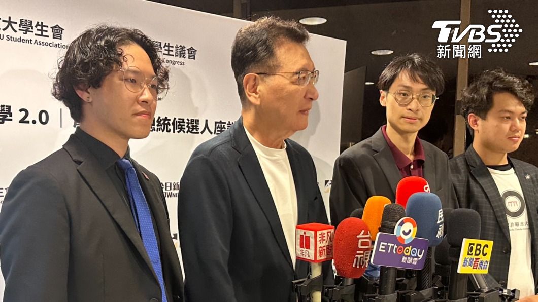 國民黨副總統候選人趙少康今(13)日晚赴政大演講。(圖/林至柔攝)