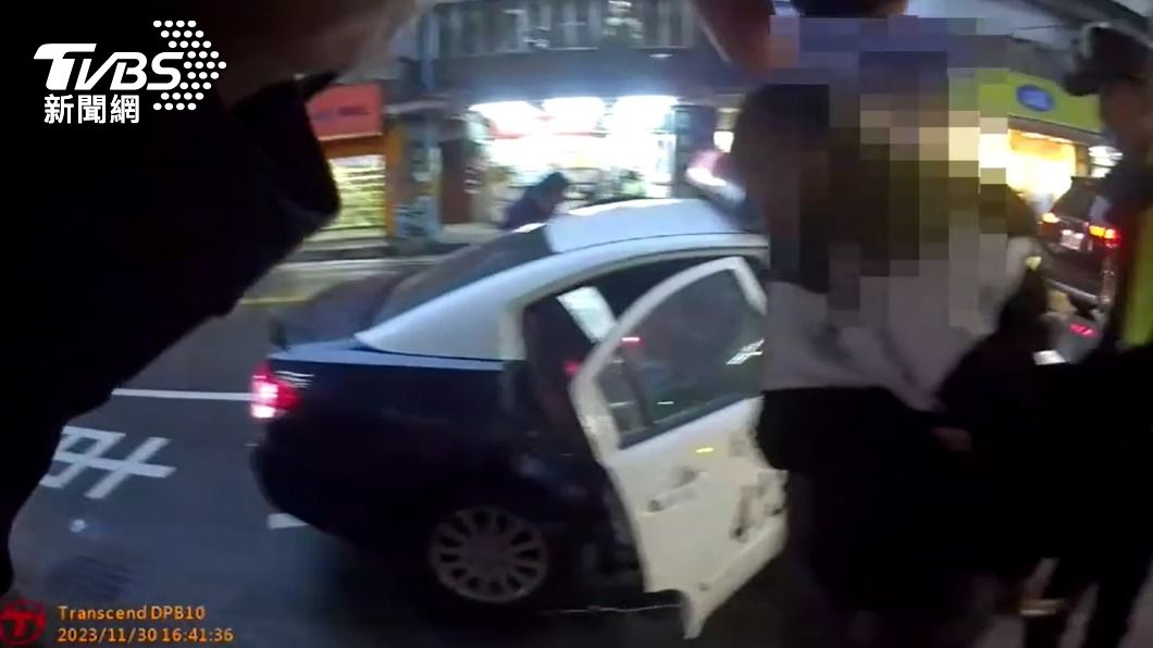 專偷中藥行!新北通緝犯缺錢花 店內偷神明金牌當場被捕