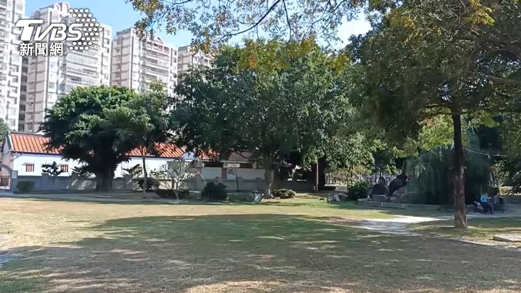 彰化男公園內隨機砍人!持菜刀砍傷3人 女遭壓地奮力抵抗嚇壞