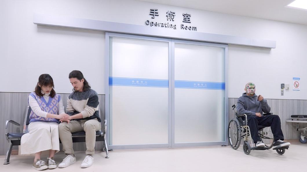 賴銘偉因工傷「下肢不遂」 長時間靠輪椅代步!淒涼畫面曝光