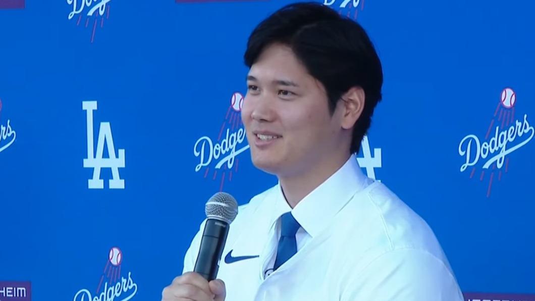 大谷翔平談到愛犬名字時不禁露出笑容。(圖/翻攝自MLB YT頻道)