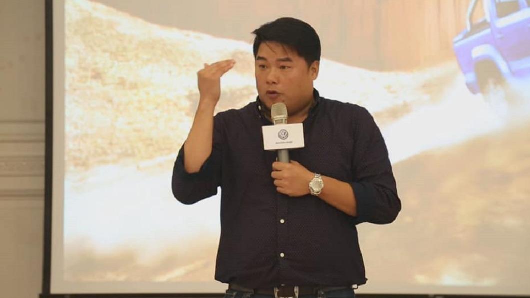 呂捷讚《帝王條款》畫得好！　心疼孩子：哪受得了網路霸凌