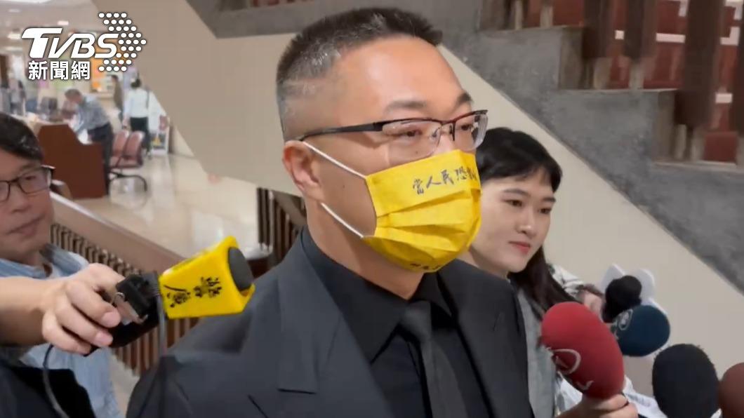 朱學恒二度強吻鍾沛君不認罪 限制出境出海再延長8月