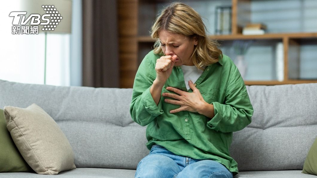 咳嗽狂吃藥好不了！竟是「肋骨歪掉」　醫揭快轉這治療