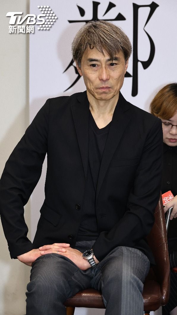 導演熊澤尚人疫情期間閱讀原作小說,翻拍成電影時進行了設定上的微調。(圖/TVBS)