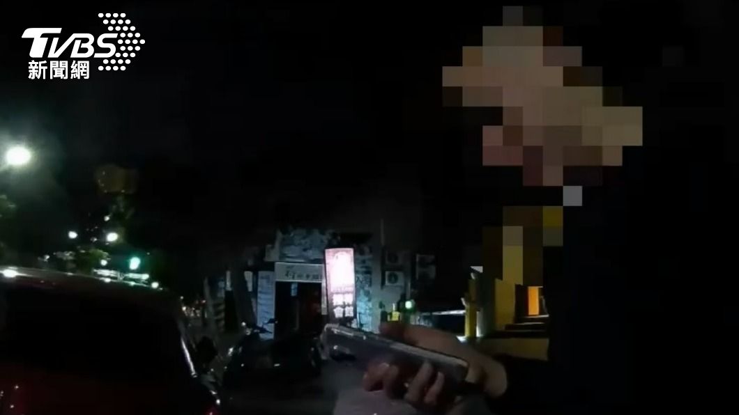 三重男酒駕罵警北七遭「完美丟體」 女友加入戰局也送辦