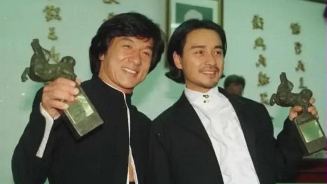 成龍稱某次聚餐張國榮中途離開,沒有意識到對方情緒壓抑。(圖/翻攝自香港电影怀旧微博)