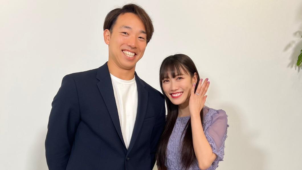 女星無預警「宣布離婚」！結婚才1年　狠甩棒球選手尪