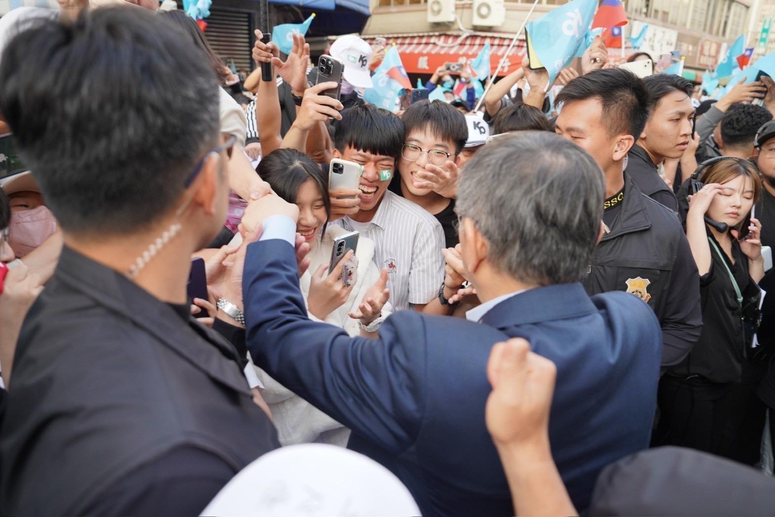 柯文哲直搗綠營鐵票倉台南。(圖/民眾黨提供)