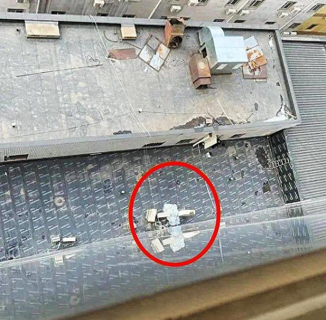 遼寧瀋陽城建局一級調查員,上班途中墜樓身亡。(圖/翻攝自微博)