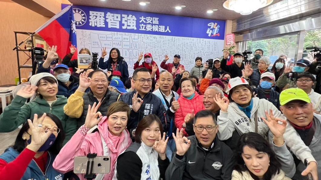 韓國瑜替羅智強站台。（翻攝羅智強粉專）