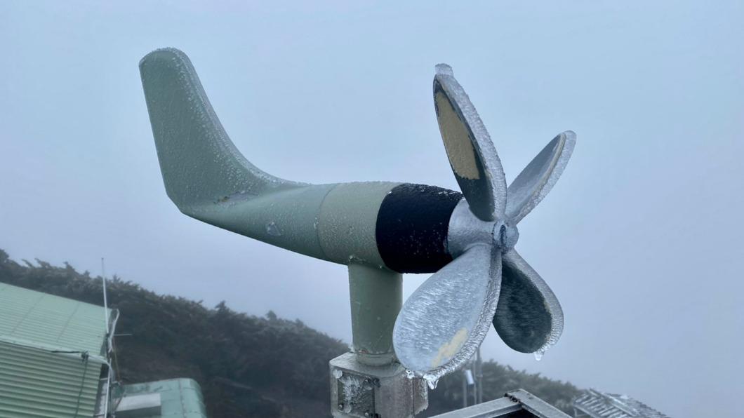 「玉山小飛機」結冰了! 鄭明典曝:今晨現凍雨現象