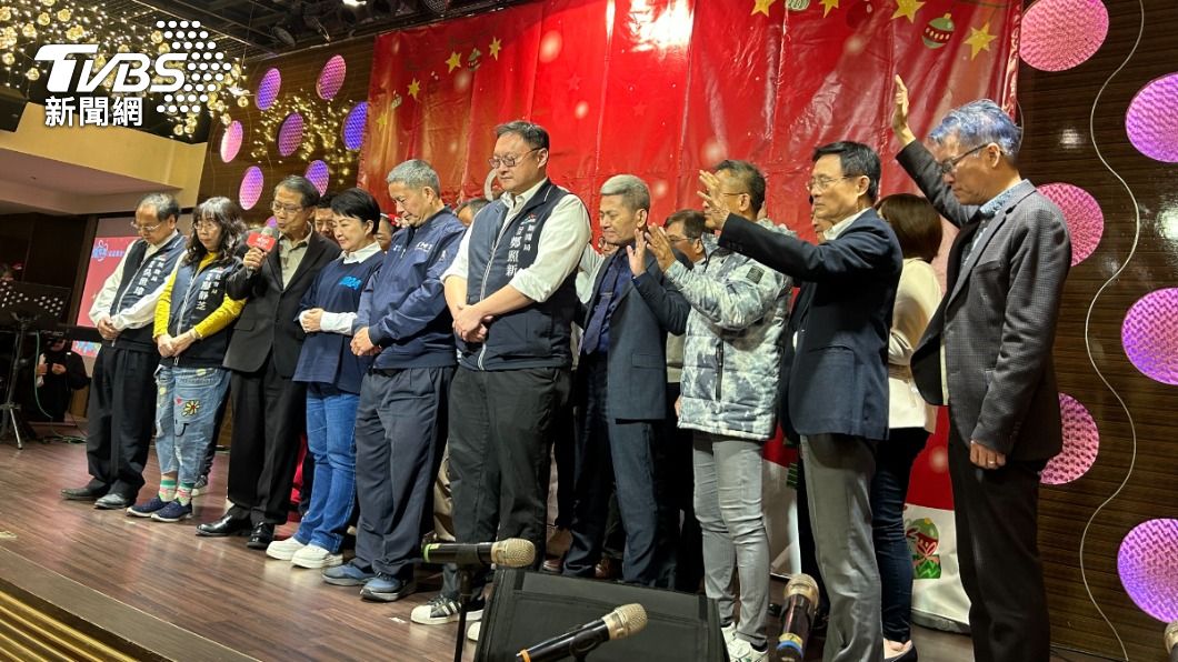 盧秀燕接受多位牧者、基督徒的祝禱，也盼望更多熱心人士關心社會公益。（圖／TVBS）
