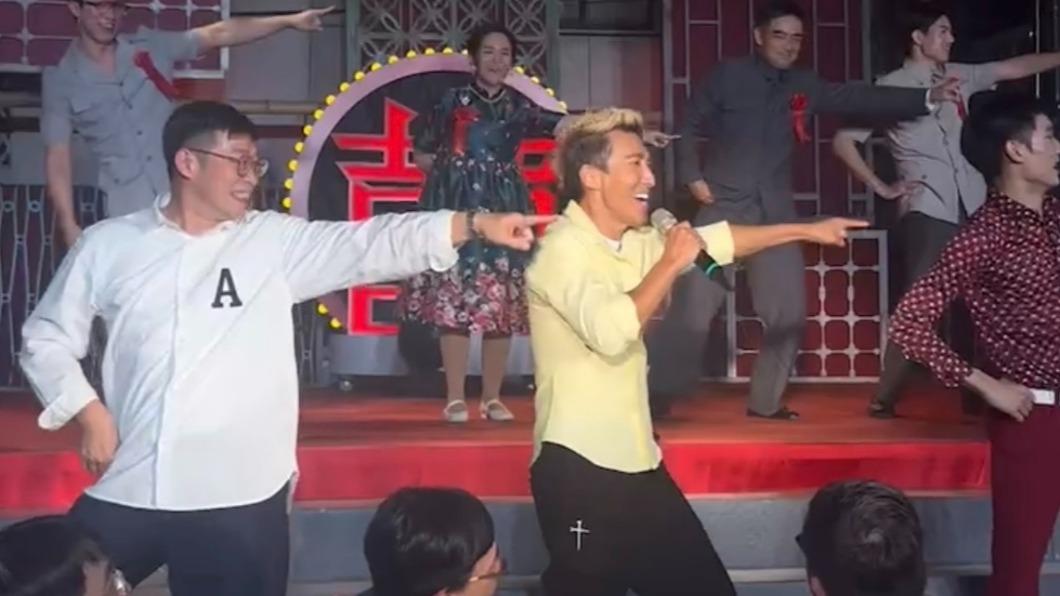 潘若迪現場帶動唱。(圖/金星文創提供)