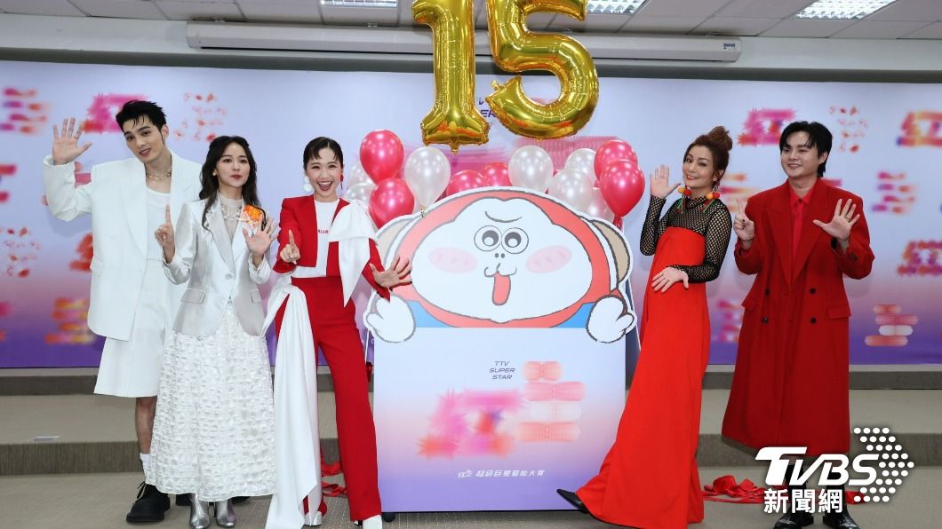《2024超級巨星紅白藝能大賞》今年由Lulu接棒黃子佼擔綱總主持。(圖/趙世平攝)