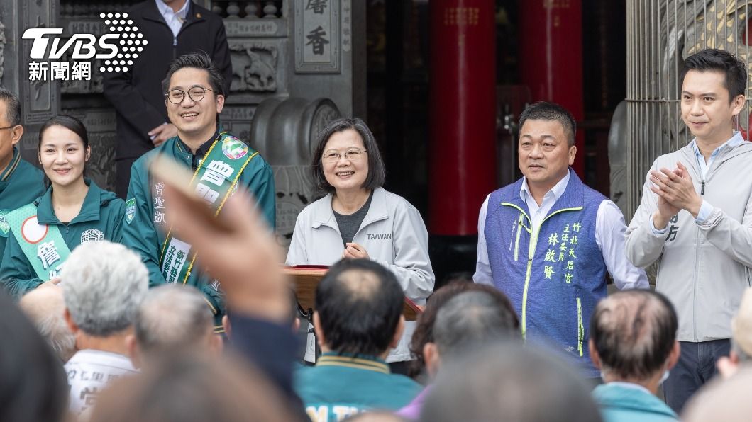 蔡英文再次強調，總統可以做事、能改革，帶領國家往前走，國會過半非常重要。（圖／民進黨提供）