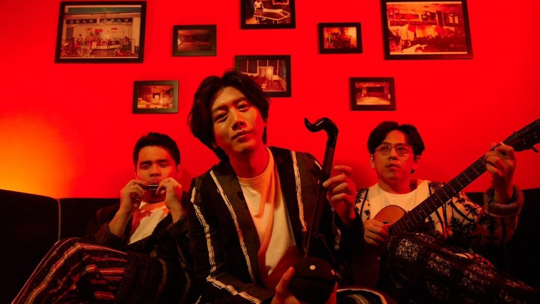 黃裕翔（左起）、莫子儀、日京江羽人共同打造《夢遊的人》音樂劇場 。（圖／有享娛樂提供）