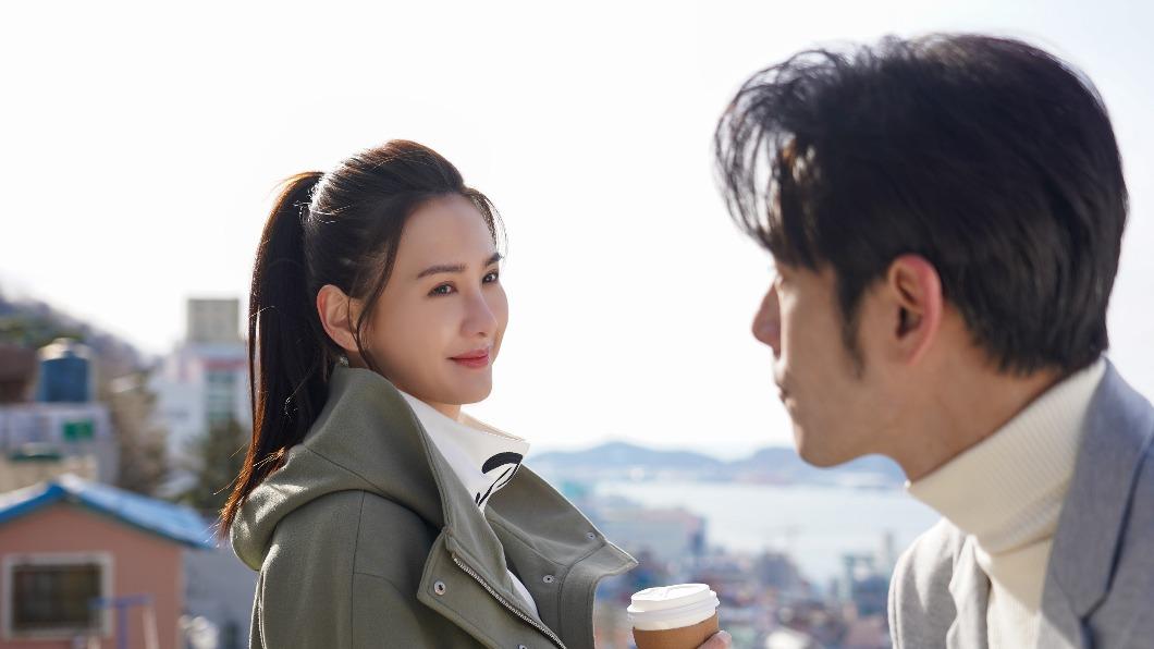 單身6年的安心亞也表示若自己碰到喜歡的人,會願意主動求婚。(圖/客家電視台、魔幻時刻電影提供)