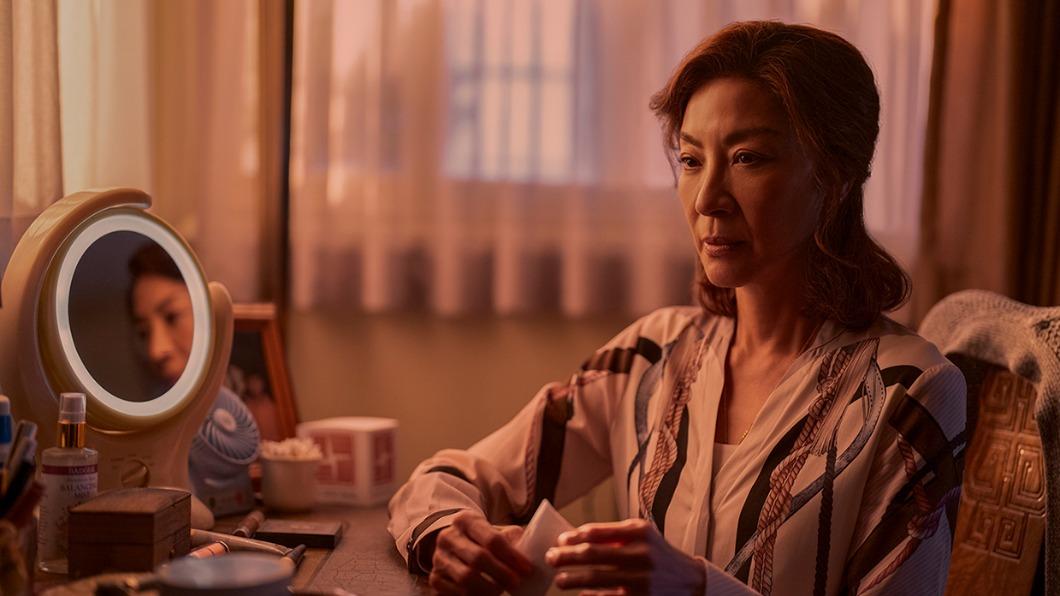 楊紫瓊新作曝光!與「台灣大咖男星」演夫妻 片場親授演技