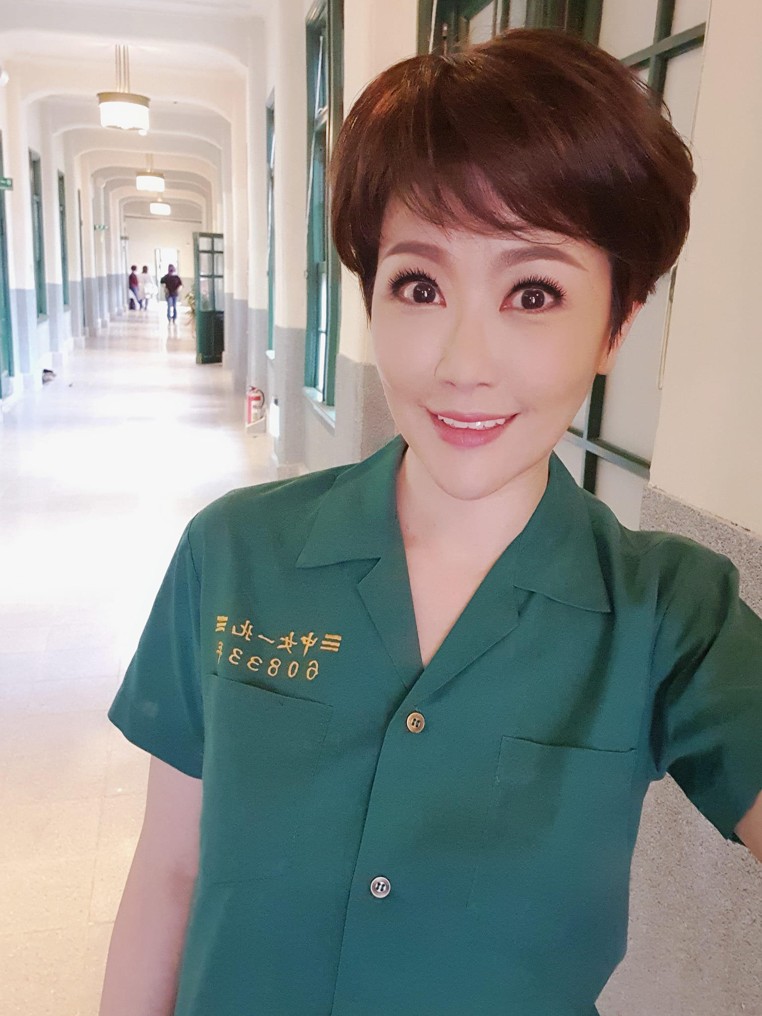 寇乃馨穿制服回北一女。（圖／翻攝自寇乃馨臉書）
