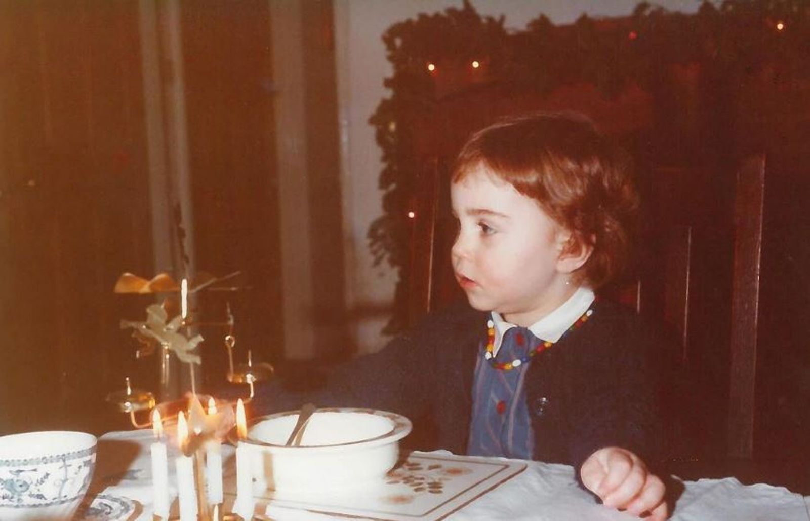 凱特王妃1歲時過耶誕節的模樣,相當可愛。(翻攝princeandprincessofwales IG)
