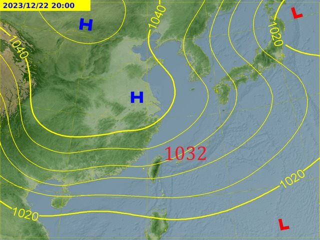 從東亞上空的等壓線圖可發現,1032等壓線已抵達台灣上空。(圖/翻攝自鄭明典臉書)