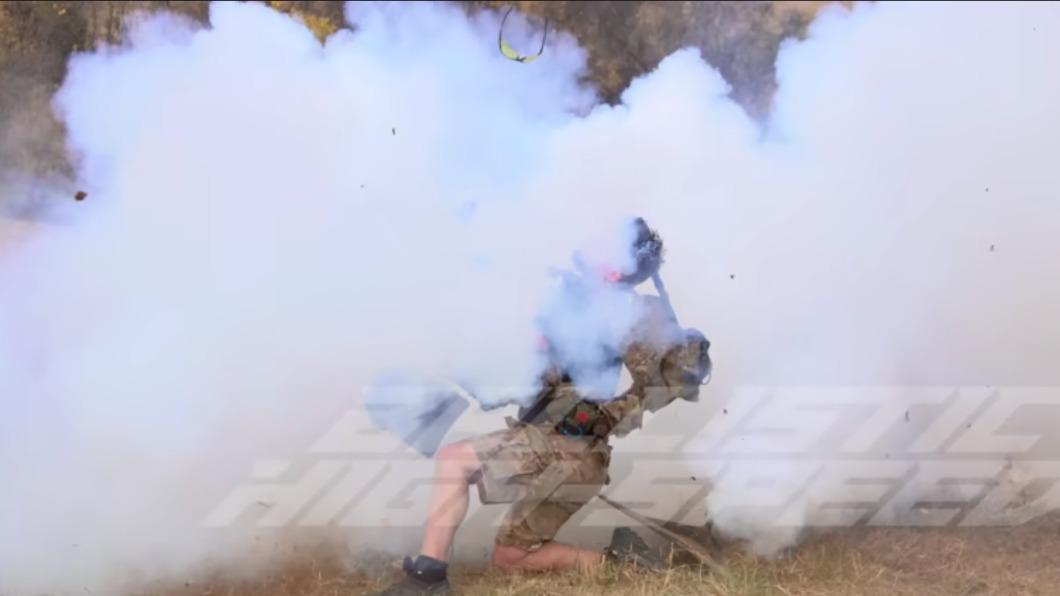 頭盔都炸飛!測試火箭彈「發射器突爆炸」美退伍軍險喪命