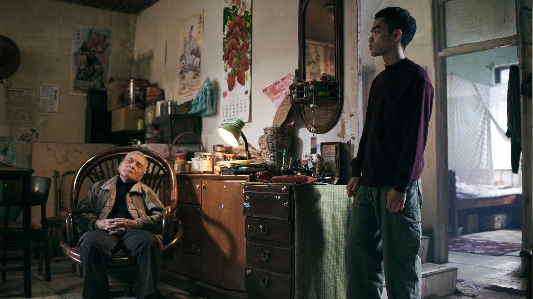 《明天比昨天長久》啟用新人演員陳嘉良(右)挑梁。(圖/飛望影像有限公司提供)