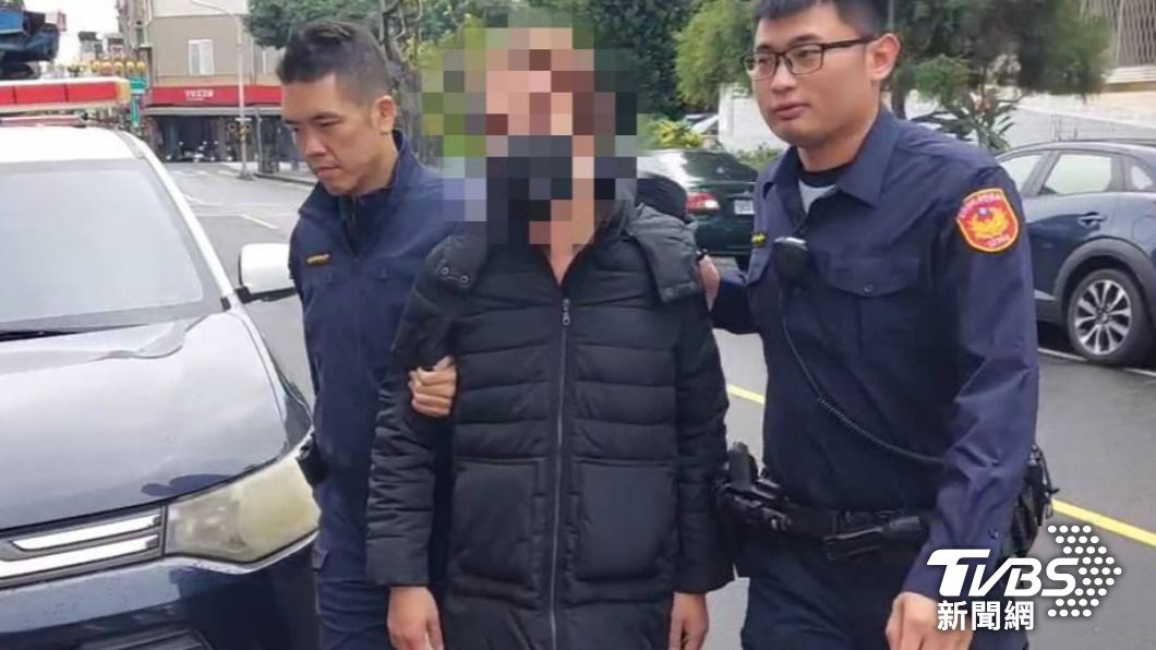 曹男肇事後逃逸,於今日中午被警方帶返所偵辦。(圖/TVBS)