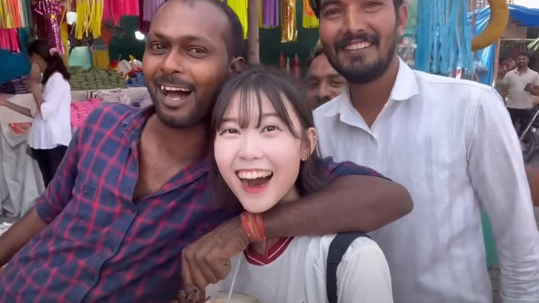 獨自遊印度!正妹YTR街頭被性騷 「揉肩強摟」畫面瘋傳