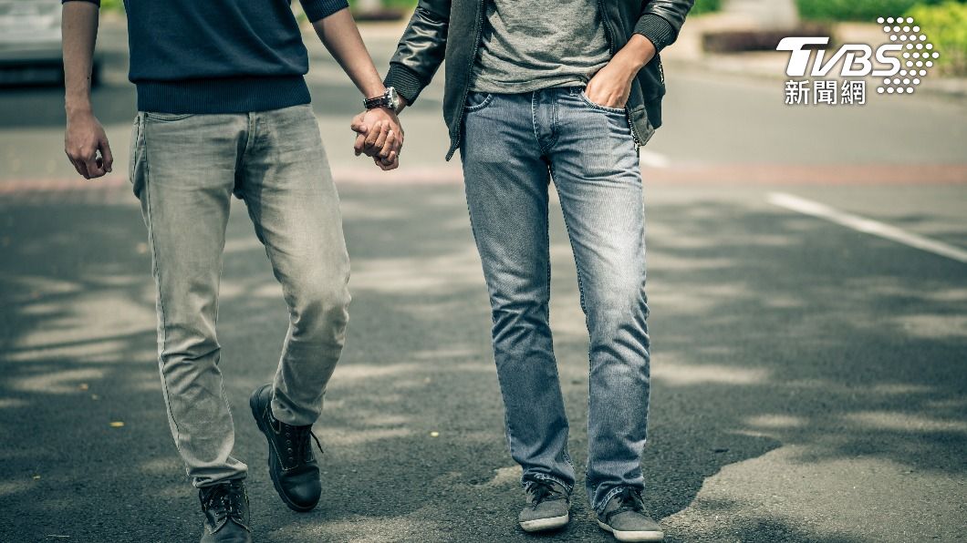原PO發現,老公竟與男同事搞曖昧。(示意圖/shutterstock 達志影像)