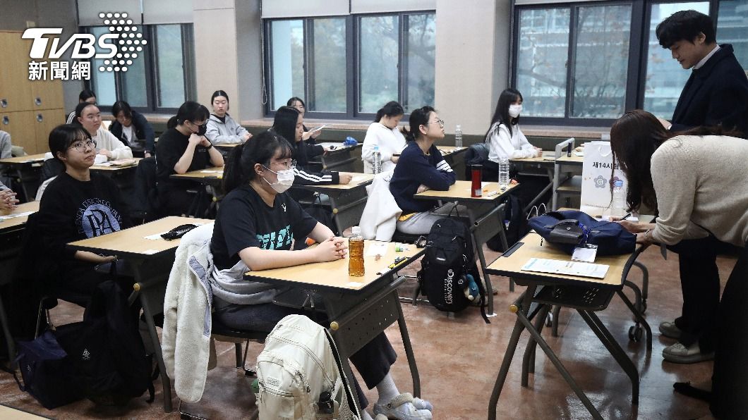 韓國大學入學考提早90秒收卷 考生告政府求償48萬台幣