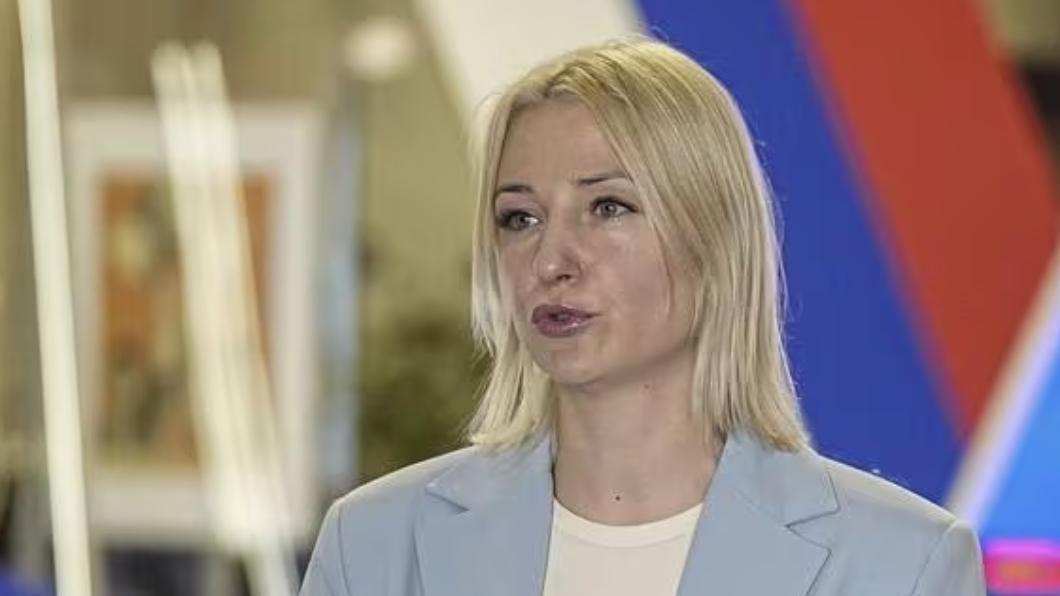 挑戰普欽!俄反戰女記者鄧佐娃登記參選總統 坦言很害怕