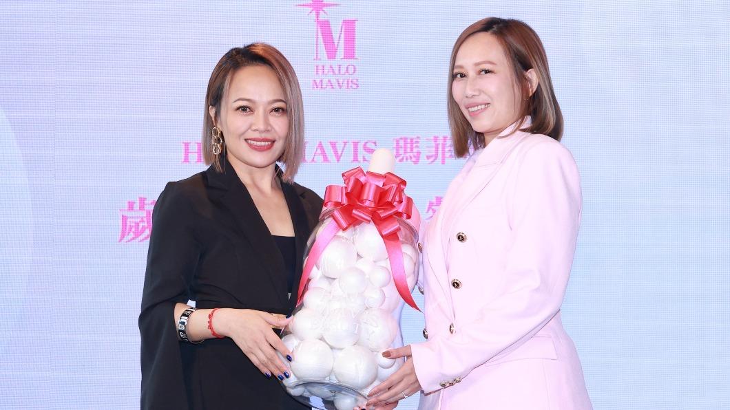 走出小產陰霾!《黑澀會》女星好消息不藏了 戴愛玲送超大奶瓶