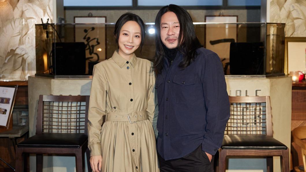 乱彈阿翔（右）相當鼓勵孫淑媚談戀愛，更要她別介意小鮮肉。（圖／一直打不倒有限公司提供）