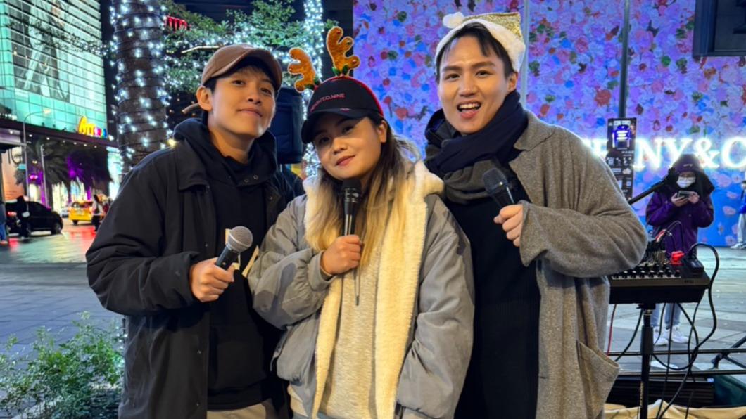 曾靜玟(左)希望透過音樂讓大眾認識他們。(圖/以馬內利音樂工作室提供)